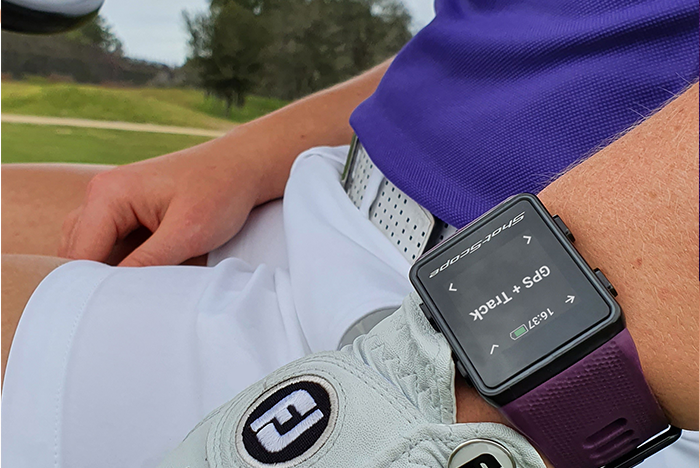 How does golf performance tracking work?